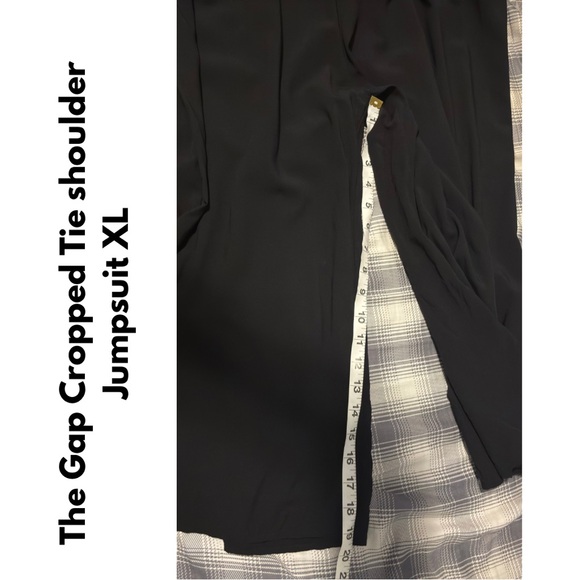 The Gap - Cropped, Tie Shoulder Jumpsuit - XL - Pockets! - Picture 4 of 9